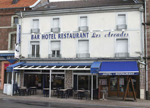 Deux morts découverts dans un hotel de Bruyères