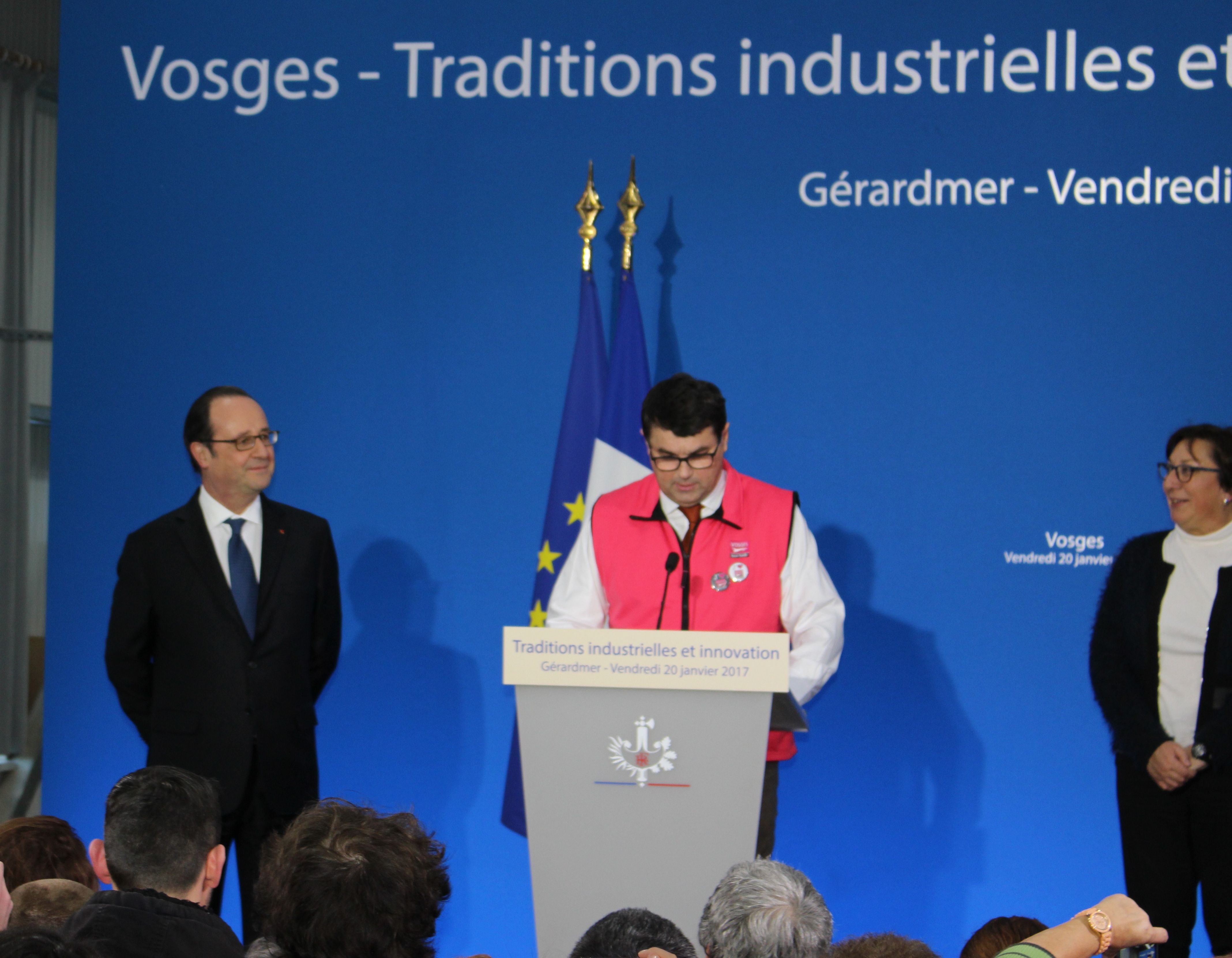 Le Président Hollande met le Textile Vosgien à l'honneur